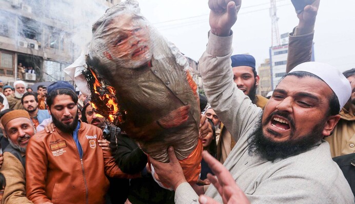 В Пакистане взорвали авто сопровождения дипломатов, отвечавшее в частности за безопасность российского посла