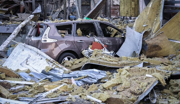 Удари по багатоповерхівках та хлібозаводу у Харкові: кількість поранених зросла