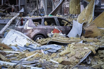 Удари по багатоповерхівках та хлібозаводу у Харкові: кількість поранених зросла