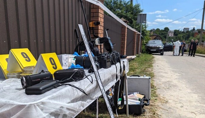 Киллером, которому 