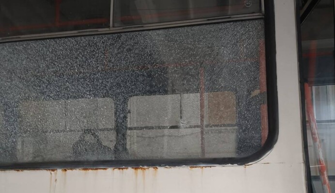 Россияне в Херсоне сбросили взрывчатку с беспилотника рядом с троллейбусом