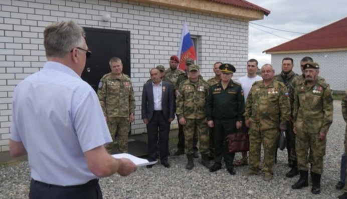 В РФ разразился скандал из-за подаренных оккупантам домов без электричества