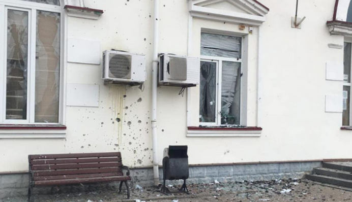 РФ ударила дронами по вокзалу в Сумской области: Укрзализныця рассказала о раненых