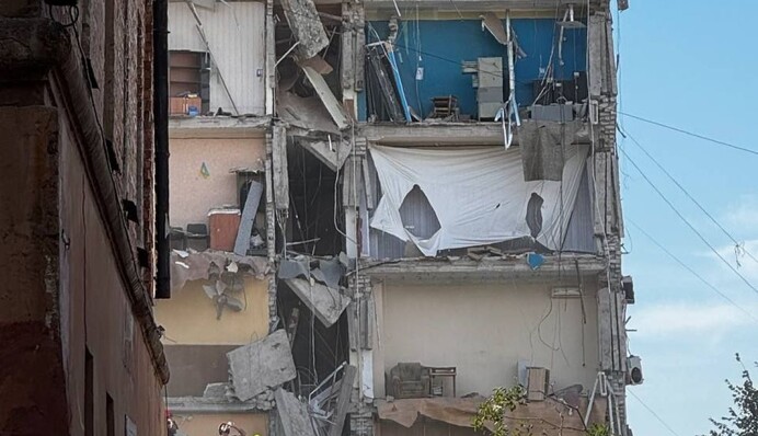 В Кривом Роге враг попал ракетой в здание полиции