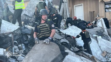 Під завалами можуть бути поліцейські: нові подробиці удару по Кривому Рогу