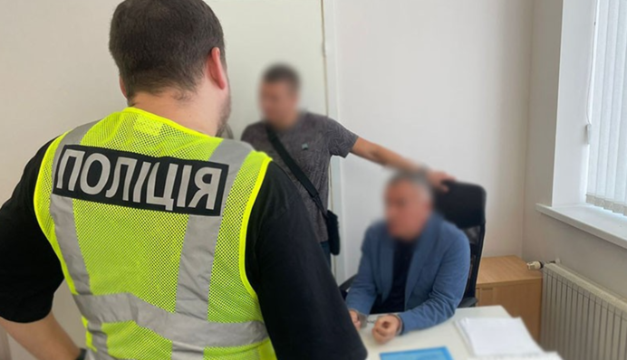 Требовал 1,8 тыс. долларов: на взятке задержали работника медуниверситета Киева