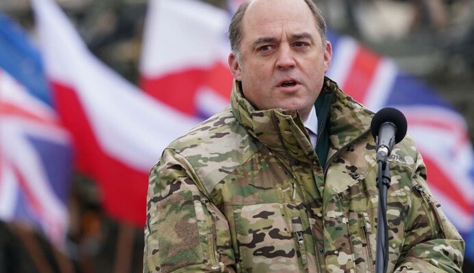 Британія повинна відправити свої війська в Україну - екс-міністр оборони