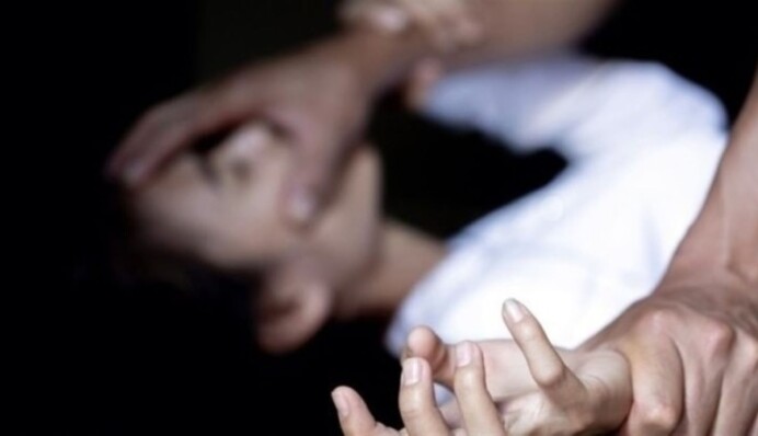 В Киеве мужчина насиловал 22-летнюю падчерицу с инвалидностью