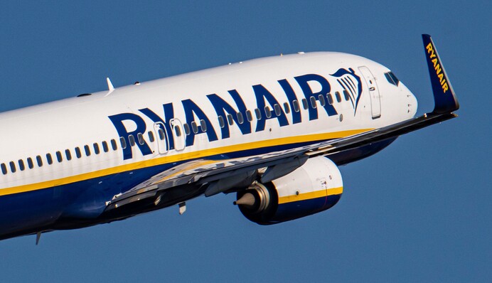 В Італії під час посадки стався інцидент з літаком Ryanair, посажирів евакуювали