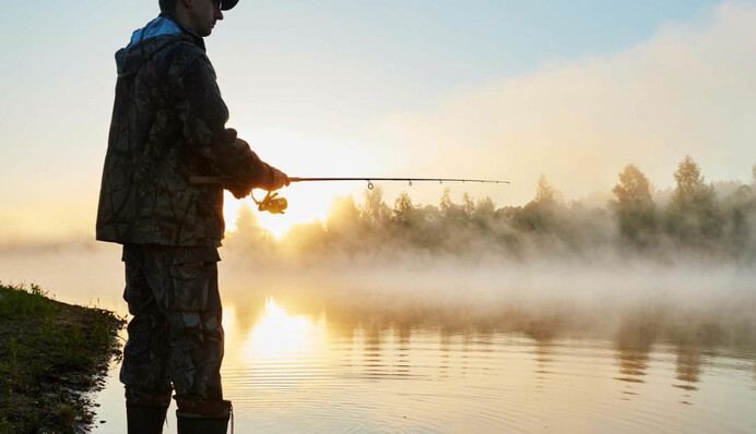 Рибак і рибалка: в чому криється помилка і як сказати українською правильно