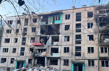 Ворог вдарив по житловій 5-поверхівці у Харкові: серед поранених 3-річна дитина