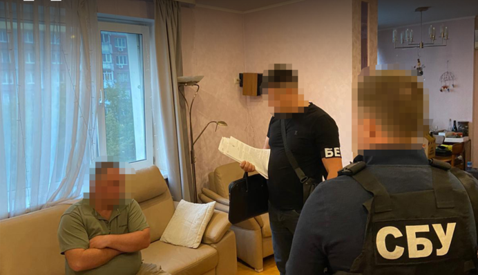 В Днепре на закупках Starlink для школ чиновник заработал 1,8 млн