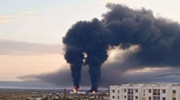 Пішов другий день: у Феодосії продовжує палати нафтобаза