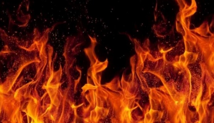 Під Брянськом спалахнув великий склад БК