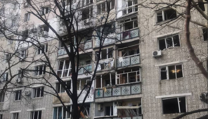 Росія вночі атакувала багатоповерхівку та медзаклад в Чорноморську: є поранені