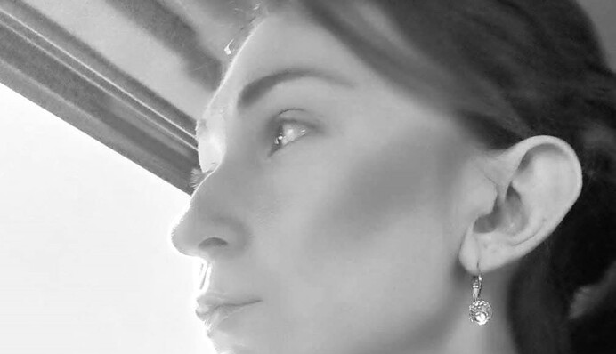 Адвокат Найем устроил скандал из-за поста волонтера про умершую Рощину