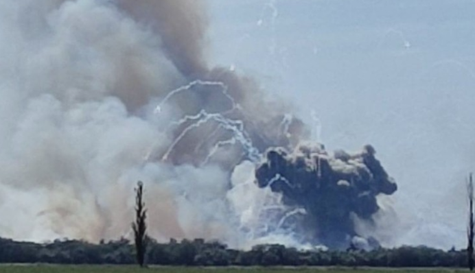 Розвідка Естонії оцінила вплив ударів ЗСУ по складах БК в Криму та РФ