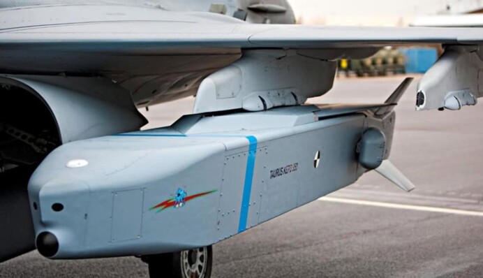 Кандидат в канцлеры Германии объяснил, после чего передал бы Украине ракеты Taurus