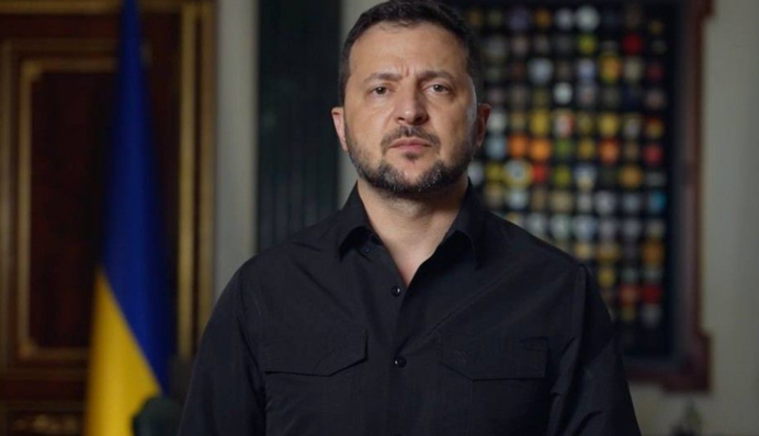 Зеленский: пятые сутки продолжаются попытки россиян прорвать нашу оборону на Курщине