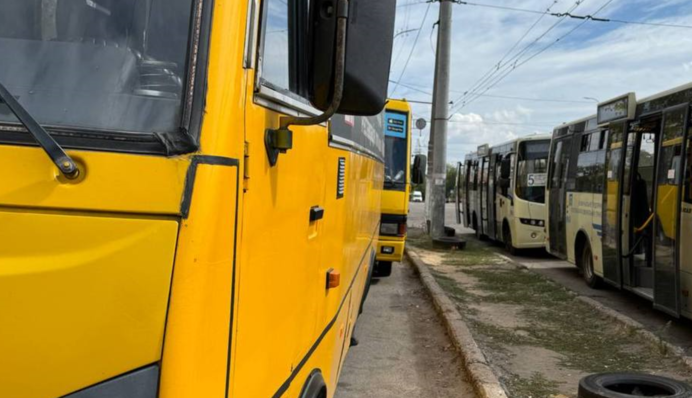 Оккупанты атаковали общественный транспорт в Херсоне: есть пострадавшие