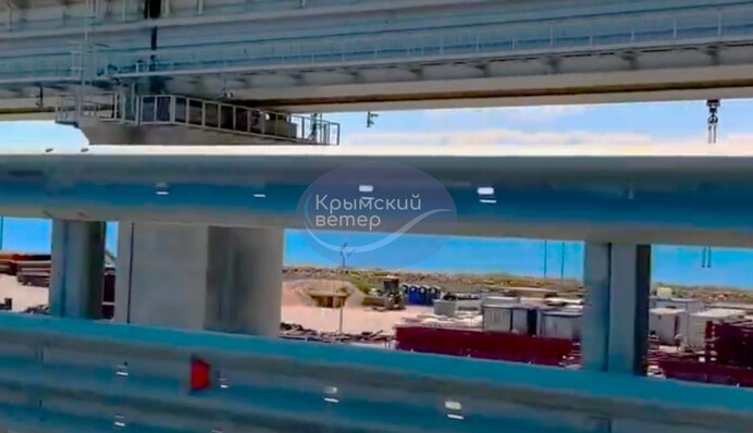Росіяни будують ще один міст поруч з Керченським