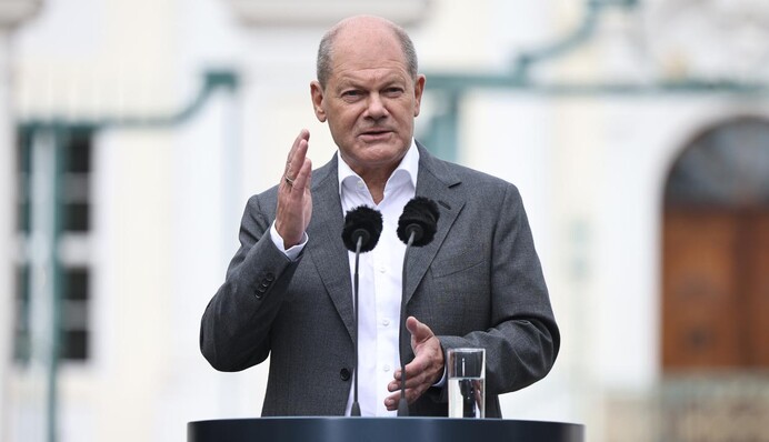 Шольц готов к мирным переговорам с РФ: решений 