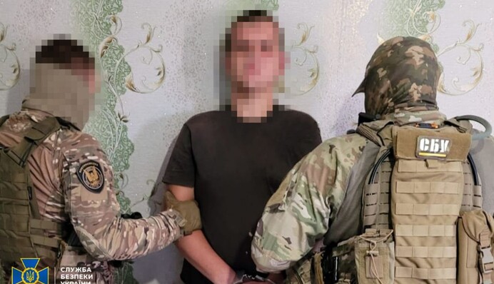 Катався на велосипеді та шпигував за оборонцями Куп’янська: агента РФ підозрюють за двома статтями