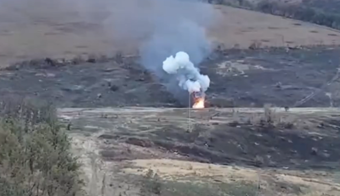 Маленький дрон-камикадзе «разорвал» российский танк Т-90М «Прорыв»