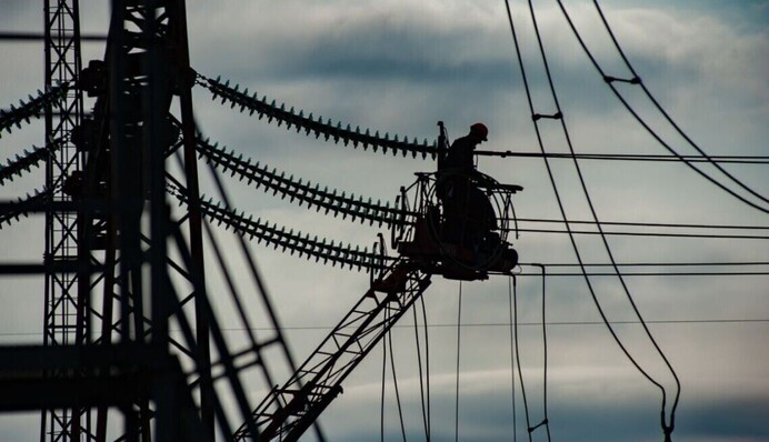 Ворог завдав ударів по енергооб'єктах на Сумщині: введено графіки відключень