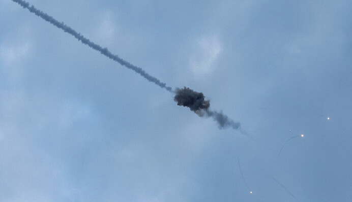 Одна из запущенных по Украине ракет могла упасть на Белгородщине