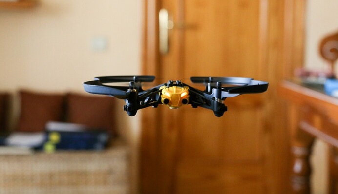 Россияне заставляют школьников на оккупированных территориях проходить курс управления дронами