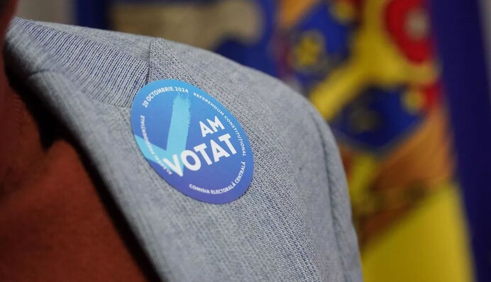 У Молдові почались вибори президента і референдум про вступ до ЄС: як іде голосування