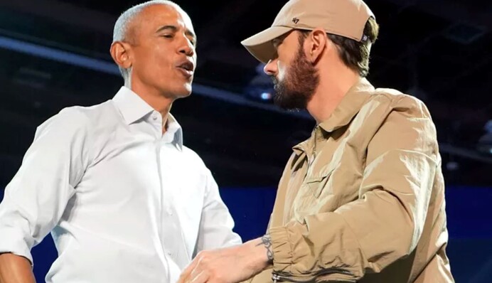 Обама зачитал рэп из трека Эминема на митинге в поддержку Харрис