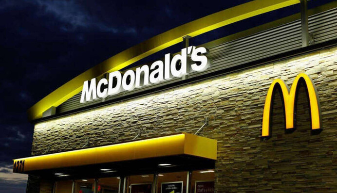 Вокруг McDonald's произошел скандал с массовым отравлением - есть даже смертельный случай