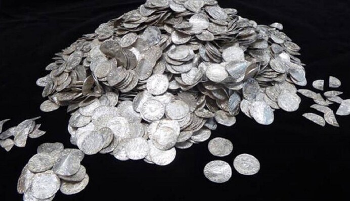 Британія викупила скарб монет часів нормандського завоювання за рекордні 4,3 мільйона фунтів стерлінгів
