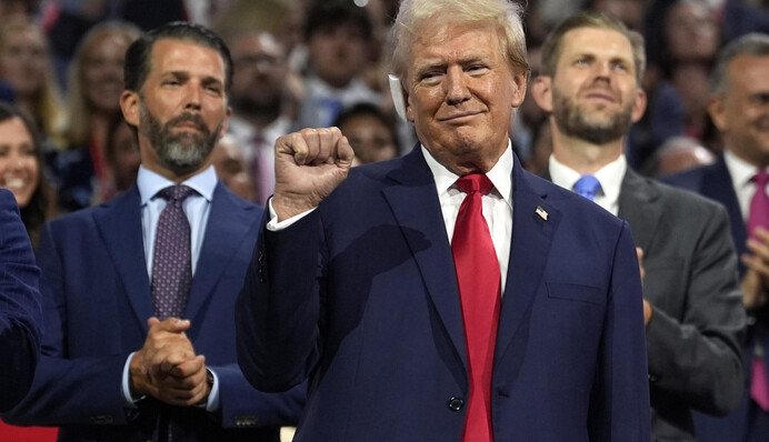 Трамп выбился в лидеры в свежем предвыборном опросе, - WSJ