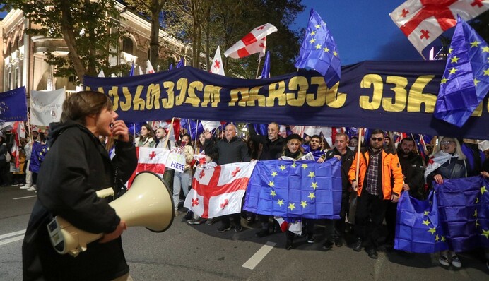Грузинская оппозиция отказалась от парламентских мандатов