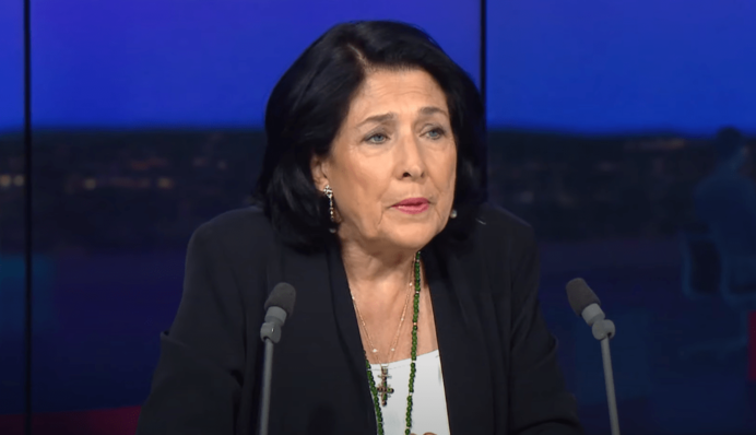 Президент Грузии не признает официальные результаты выборов и призвала народ выйти на протесты