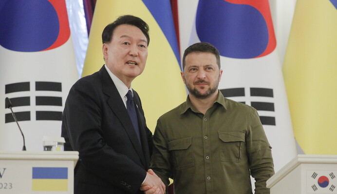 Зеленский позвонил в Южную Корею по поводу бойцов КНДР