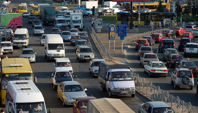 Водителям во внимание: с 1 ноября на некоторых участках Киева и Днепра изменится скоростной режим