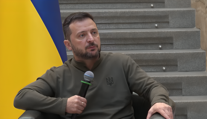 Відносини добросусідські, а літаків нема: Зеленський про МіГи від Польщі та прохання захистити Стрий