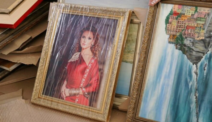 Стартова ціна 392 тис. грн: картини Медведчука підуть з молотка