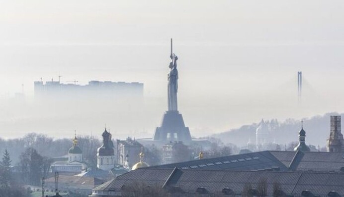 Украинцев предупредили о холодном атмосферном фронте, однако кое-где тепло еще задержится