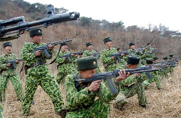 Снайперськими гвинтівками і не тільки: чим Росія озброїла північно­корейських "бурятів"