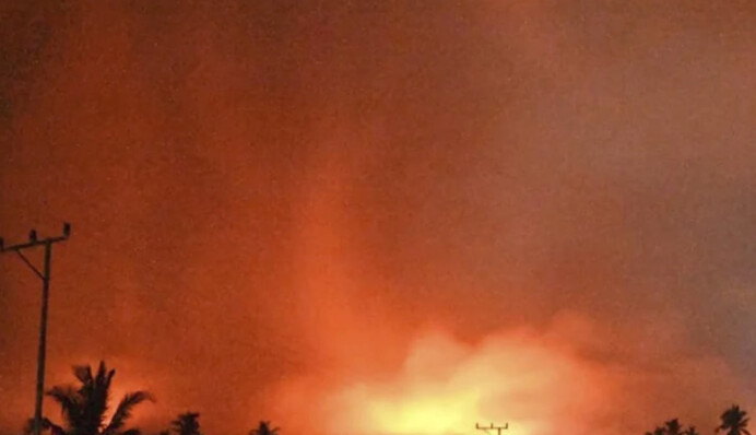 ​В Индонезии вывернулся вулкан: есть по меньшей мере десяток погибших и тысячи раненых