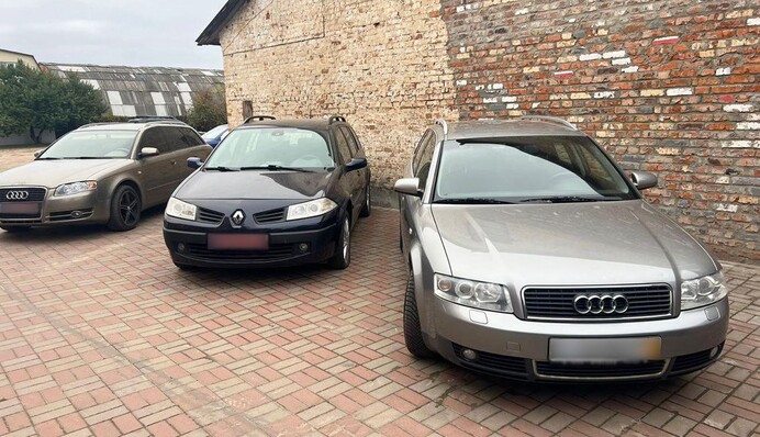 На Чернігівщині ділки налагодили схему торгівлі автомобілями, завезеними як гуманітарна допомога для ЗСУ