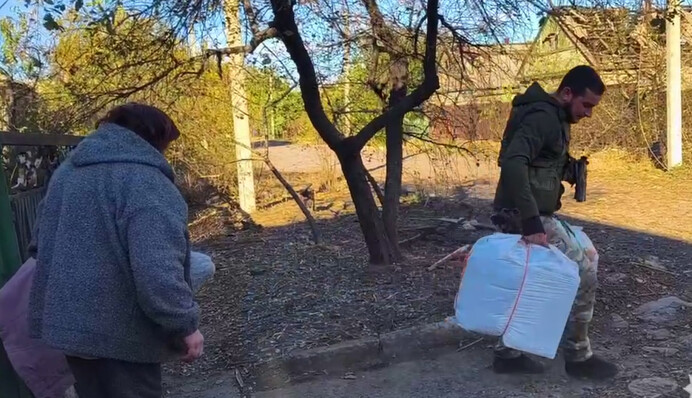 В разбитом Курахово остается около тысячи человек