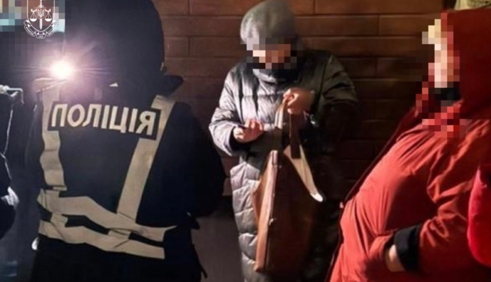 Чиновницю Центральної МСЕК спіймали на хабарі