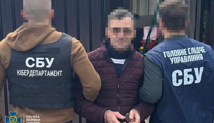 У Дніпрі спіймали підпалювача військових авто, який працював на ФСБ