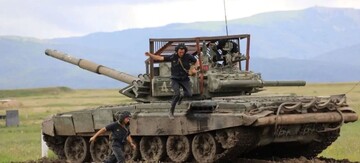 Українські бійці показали, як знищили "танк-сарай" окупантів